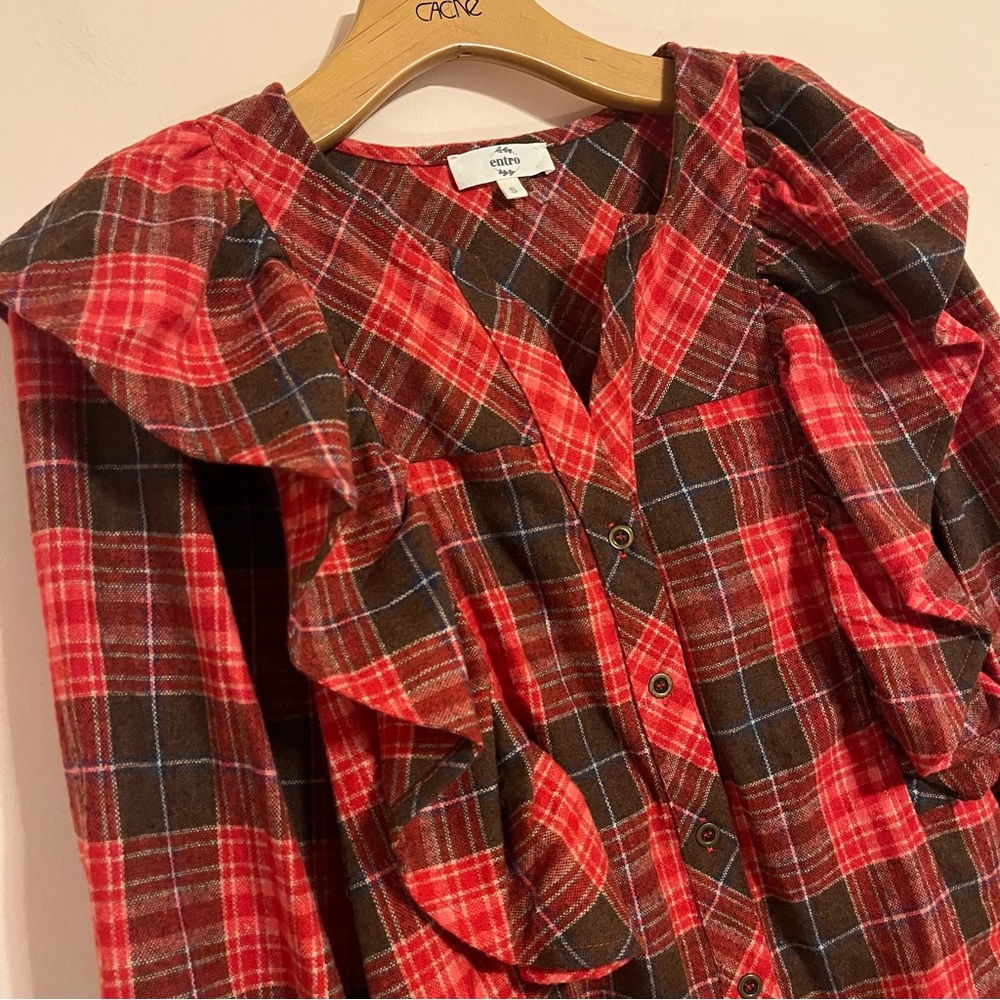Plaid Ruffle Top - Picture 3 of 7